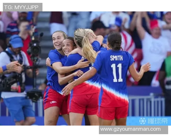 美国女足球星崛起之路 揭示她们背后的努力与成就